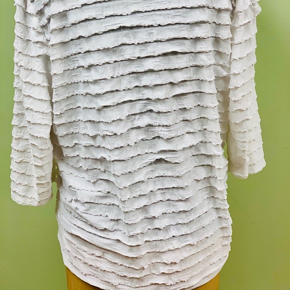 🆕 VINTAGE RUFFLED WHITE TOP - Picture 5 of 7